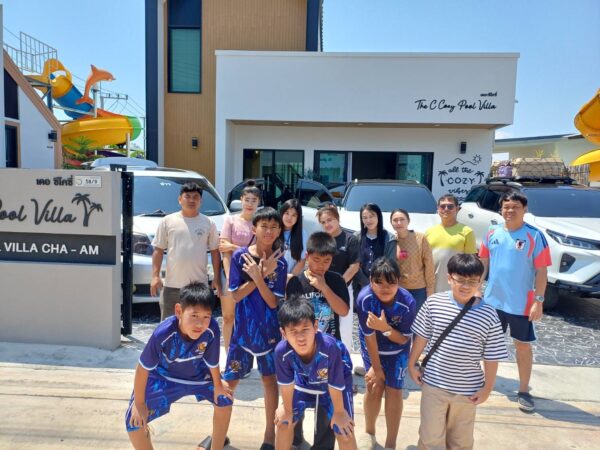 ทืมบัวสุวรรณ FC จัด กิจกรรมฟุตบอล กตัญญูรู้คุณคนห่าง สิ่งยั่วยุทางโทรศัพท์มือถือห่างไกล ยาเสพติด